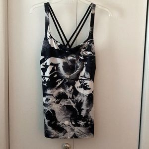 Lucy.com ladies tank top size large